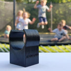 Clipper Jump – Trampolin-Unterfahrschutz, Kinder im Hintergrund