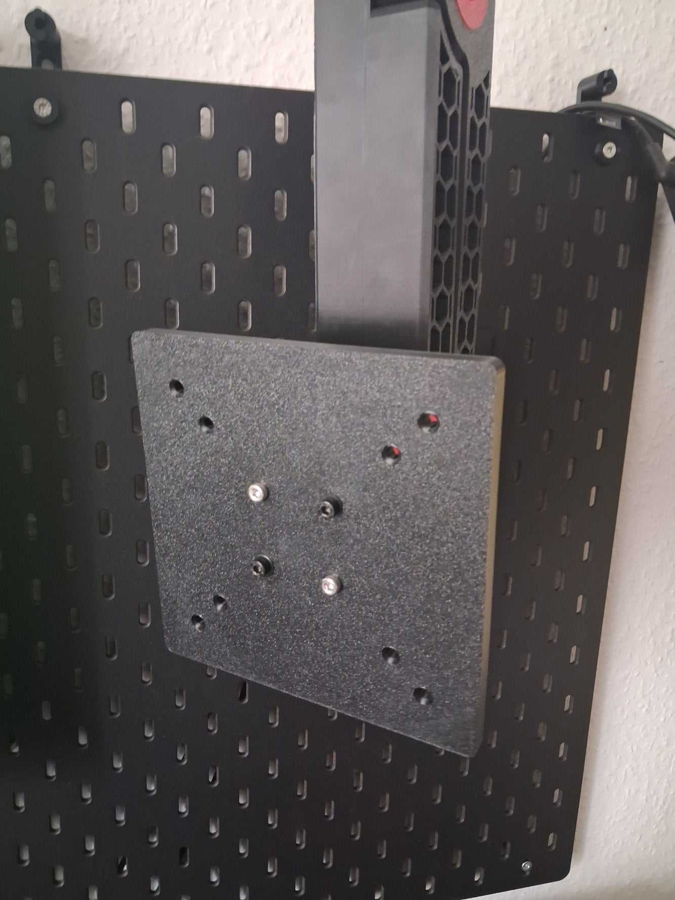 VESA-Adapterplatte Detailansicht der Lochbilder